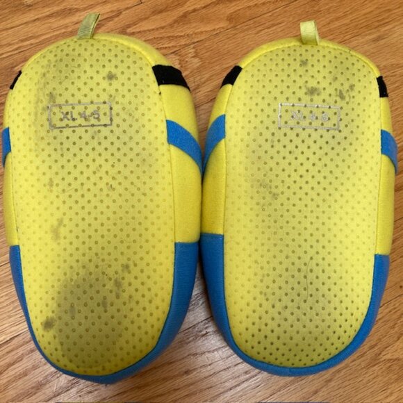 Minion Slippers Big Kid size XL 4/5 - Picture 5 of 5